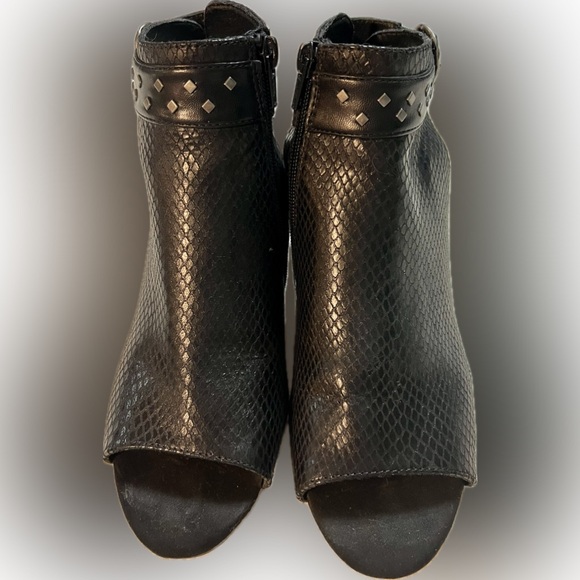 BARETRAPS Reining Peep Toe Sandal Faux Leather Black Shoe Studs Zipper Open Side - Picture 10 of 14